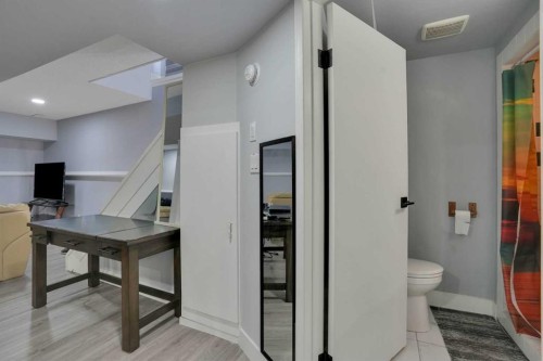 44 Falmead Road Ne, Calgary, AB - Indoor