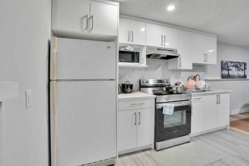 44 Falmead Road Ne, Calgary, AB - Indoor Photo Showing Kitchen