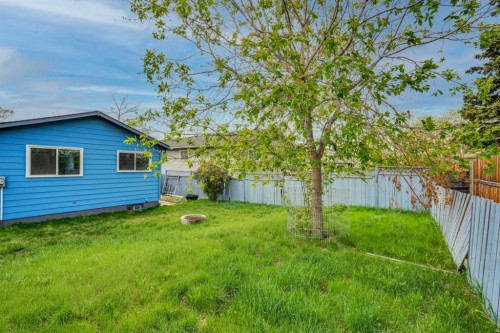 44 Falmead Road Ne, Calgary, AB - Outdoor