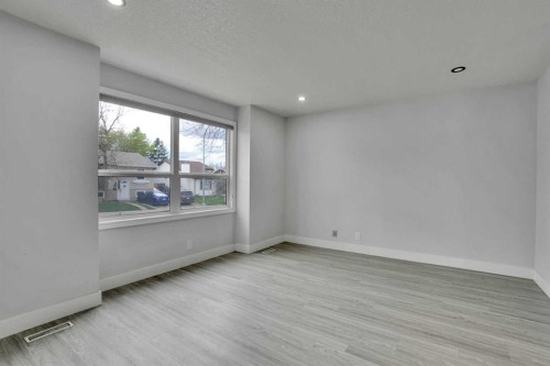 44 Falmead Road Ne, Calgary, AB - Indoor Photo Showing Other Room