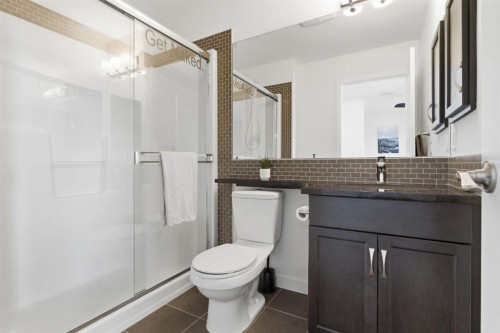 773 River Heights Crescent, Cochrane, AB - Indoor Photo Showing Bathroom