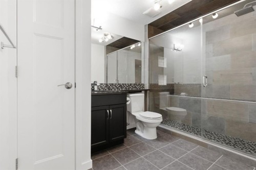 773 River Heights Crescent, Cochrane, AB - Indoor Photo Showing Bathroom