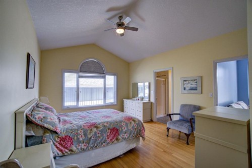 224 52 Avenue West, Claresholm, AB - Indoor Photo Showing Bedroom