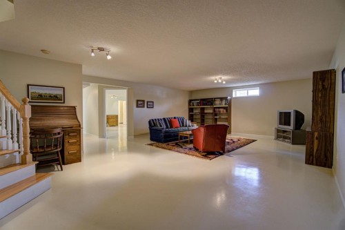 224 52 Avenue West, Claresholm, AB - Indoor Photo Showing Basement