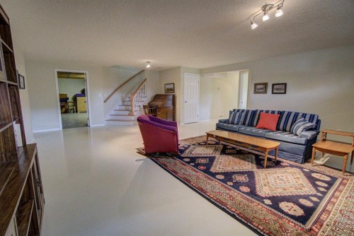 224 52 Avenue West, Claresholm, AB - Indoor Photo Showing Living Room