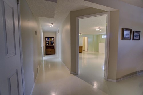 224 52 Avenue West, Claresholm, AB - Indoor