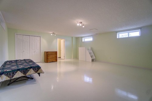 224 52 Avenue West, Claresholm, AB - Indoor Photo Showing Basement