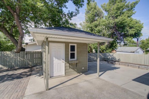 224 52 Avenue West, Claresholm, AB - Outdoor