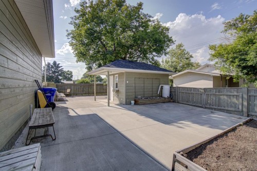 224 52 Avenue West, Claresholm, AB - Outdoor With Exterior