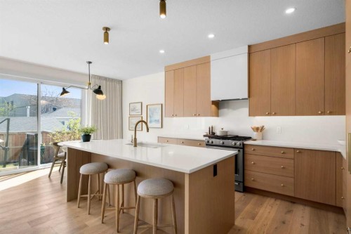 2853 14 Avenue Sw, Calgary, AB - Indoor Photo Showing Kitchen With Upgraded Kitchen
