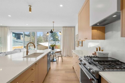 2853 14 Avenue Sw, Calgary, AB - Indoor Photo Showing Kitchen With Double Sink With Upgraded Kitchen