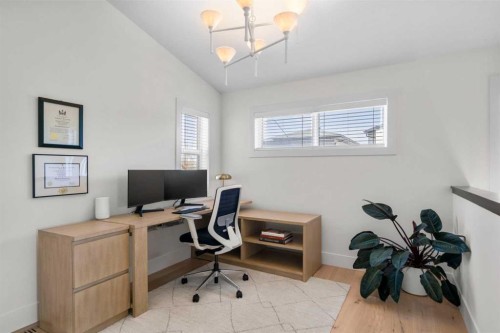 2853 14 Avenue Sw, Calgary, AB - Indoor