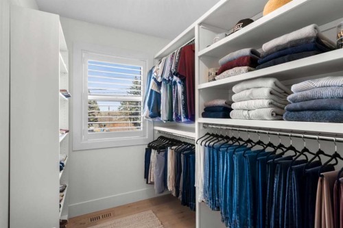 2853 14 Avenue Sw, Calgary, AB - Indoor With Storage