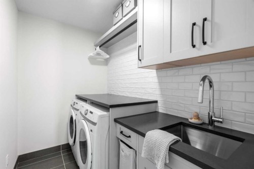 2853 14 Avenue Sw, Calgary, AB - Indoor Photo Showing Laundry Room