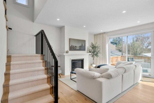 2853 14 Avenue Sw, Calgary, AB - Indoor With Fireplace