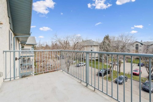418-10 Dover Point Se, Calgary, AB - Indoor Photo Showing Other Room