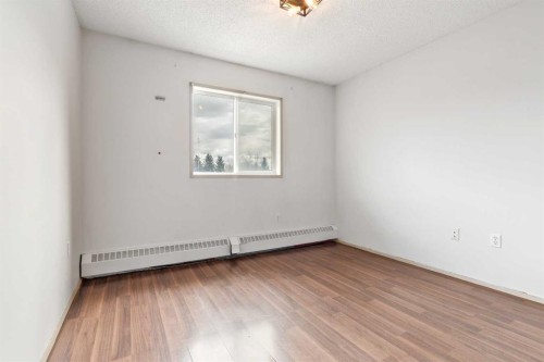 418-10 Dover Point Se, Calgary, AB - Indoor Photo Showing Other Room