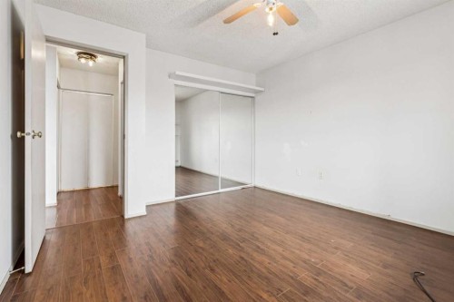 418-10 Dover Point Se, Calgary, AB - Indoor Photo Showing Other Room