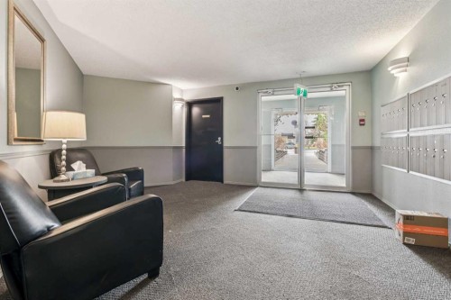 418-10 Dover Point Se, Calgary, AB - Indoor Photo Showing Laundry Room