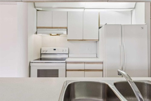 418-10 Dover Point Se, Calgary, AB - Indoor Photo Showing Other Room