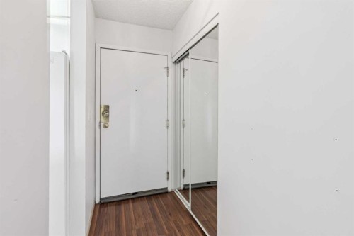 418-10 Dover Point Se, Calgary, AB - Indoor Photo Showing Kitchen With Double Sink