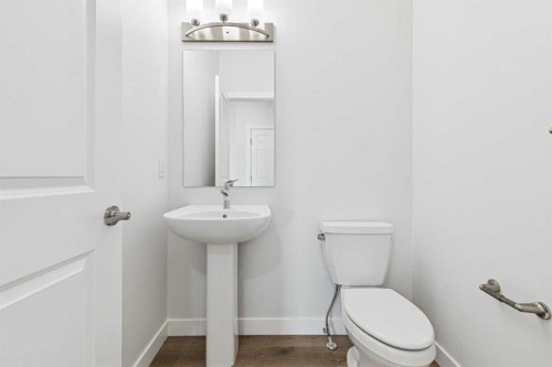 10 Quartz Gate, Balzac, AB - Indoor Photo Showing Bathroom
