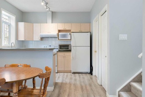 210-5703 5 Street Sw, Calgary, AB - Indoor Photo Showing Kitchen