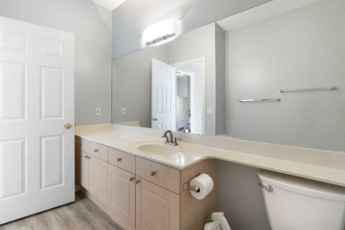 210-5703 5 Street Sw, Calgary, AB - Indoor Photo Showing Bathroom
