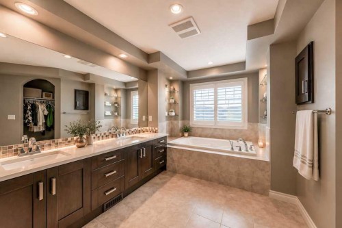 23 Aspen Summit Mount Sw, Calgary, AB - Indoor Photo Showing Bathroom