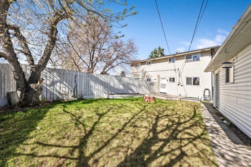 120 Pennsburg Way Se, Calgary, AB 