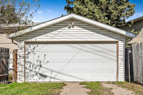 120 Pennsburg Way Se, Calgary, AB 