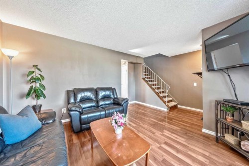 120 Pennsburg Way Se, Calgary, AB 