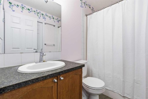 49 Evermeadow Manor Sw, Calgary, AB 