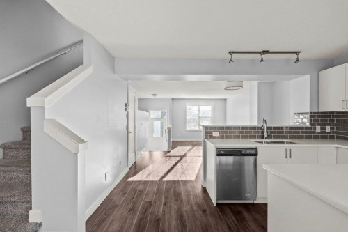 4 Evanscrest Gardens Nw, Calgary, AB - Indoor Photo Showing Kitchen