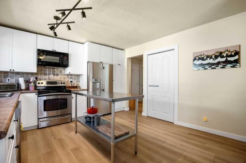 99 Beddington Crescent Ne, Calgary, AB - Indoor Photo Showing Kitchen With Stainless Steel Kitchen