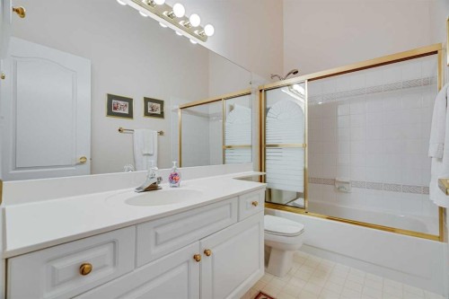 58 Evergreen Bay Sw, Calgary, AB - Indoor Photo Showing Bathroom