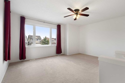 112 Everridge Drive Sw, Calgary, AB - Indoor Photo Showing Other Room