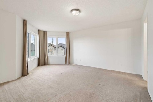 112 Everridge Drive Sw, Calgary, AB - Indoor Photo Showing Other Room