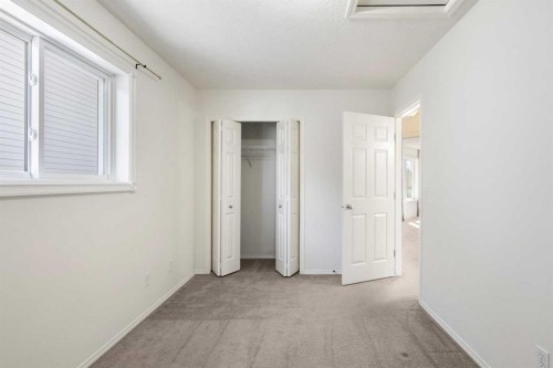 112 Everridge Drive Sw, Calgary, AB - Indoor Photo Showing Other Room