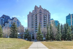 902-200 La Caille Place SWCalgary, AB T2P 5E2