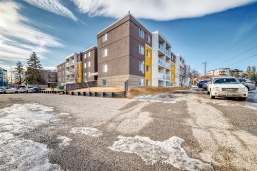 302-4455A Greenview Drive Ne, Calgary, AB - Outdoor