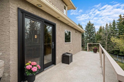 527 Scimitar Bay Nw, Calgary, AB - Outdoor With Exterior