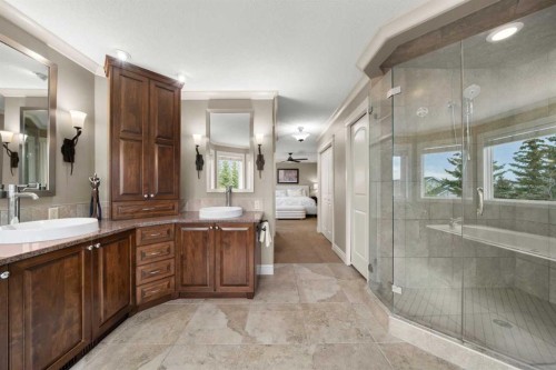 527 Scimitar Bay Nw, Calgary, AB - Indoor Photo Showing Bathroom