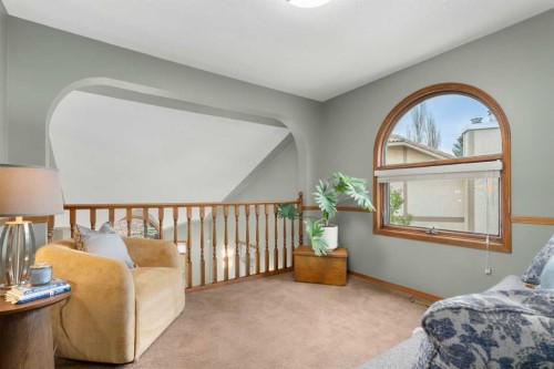 527 Scimitar Bay Nw, Calgary, AB - Indoor Photo Showing Bedroom