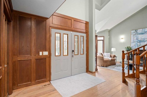 527 Scimitar Bay Nw, Calgary, AB - Indoor Photo Showing Other Room
