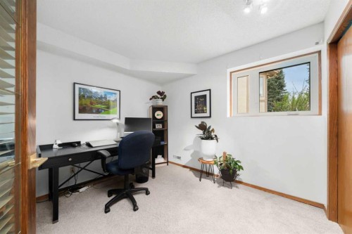 527 Scimitar Bay Nw, Calgary, AB - Indoor Photo Showing Office