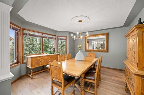 527 Scimitar Bay Nw, Calgary, AB - Indoor Photo Showing Dining Room