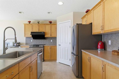 143 Coventry Hills Drive Ne, Calgary, AB - Indoor Photo Showing Kitchen