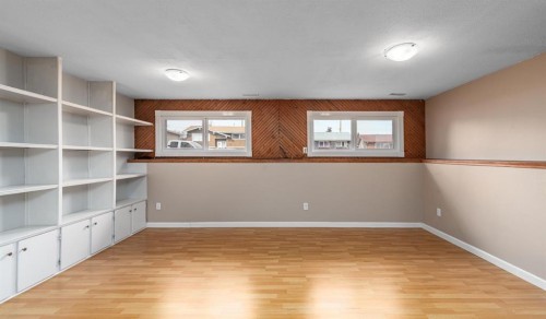 5207 5 Avenue Se, Calgary, AB - Indoor