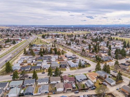 5207 5 Avenue Se, Calgary, AB - Outdoor With View